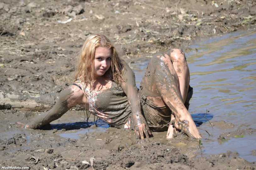 Mud Wet Fetish Nude Girl in Mud Covered Female in Mud