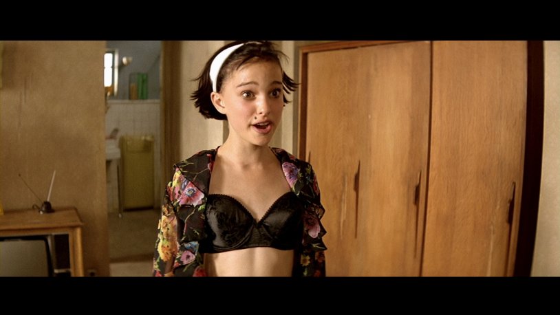 Natalie Portman Leon in underwear