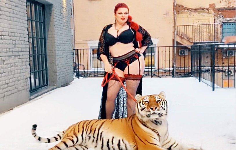 Rossiyskaya Plus-Sayz-model Julia Rybakova