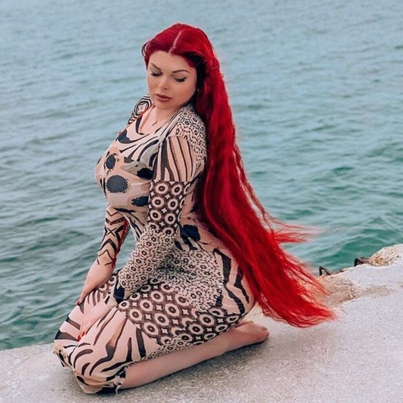 Julia Rybakova plus saz