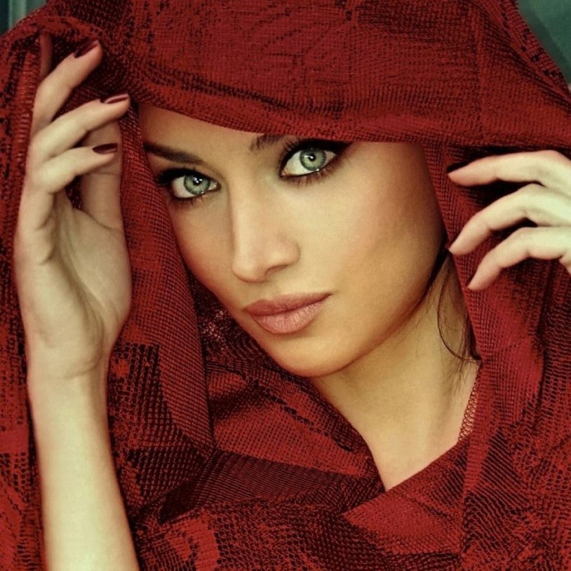 Iranian model Claudia Linx