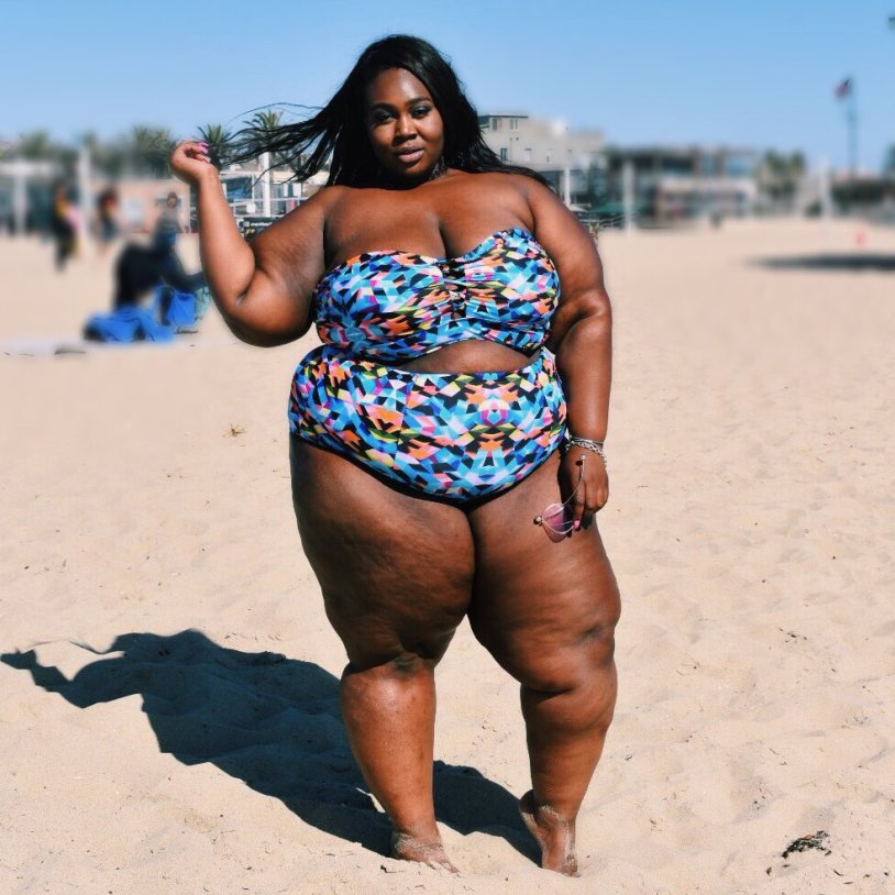 Plus-Size model Simone Maripos