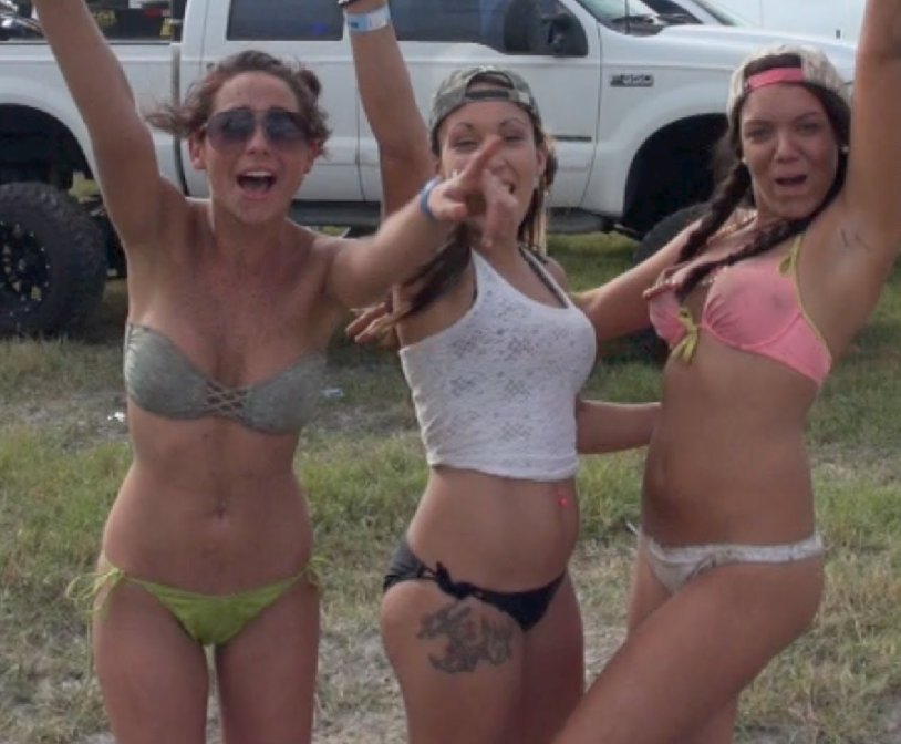 Rednecks Gone Wild, Girls
