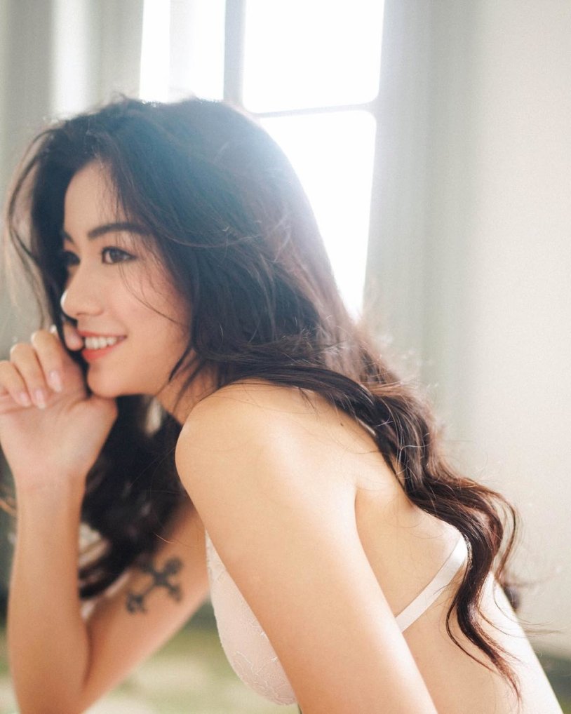 Sax CountryMns Vietnam Girl