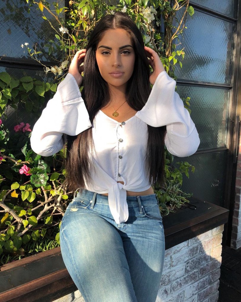 Nazanin Kavari Bikini