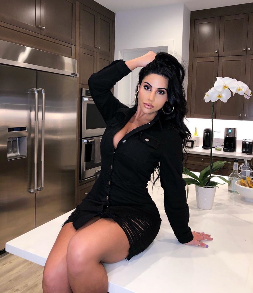 Nazanin kavari naked