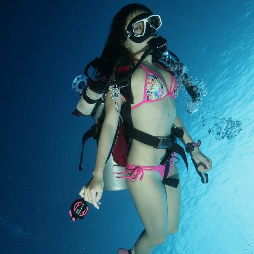 Valerie Taylor Acvalangist