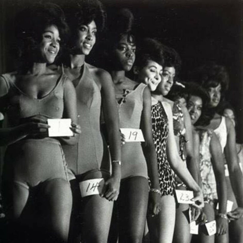 Nudist beauty contest