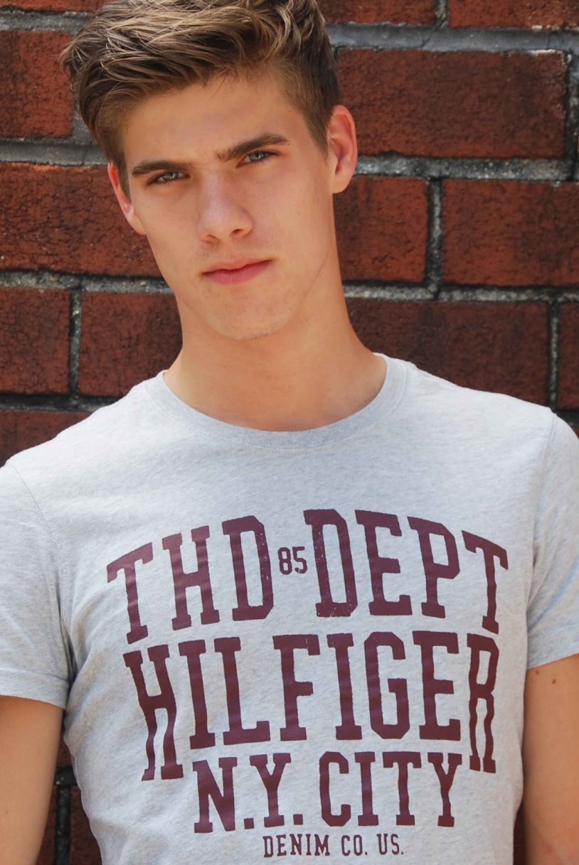 Andrey Petrov Blogger Figure