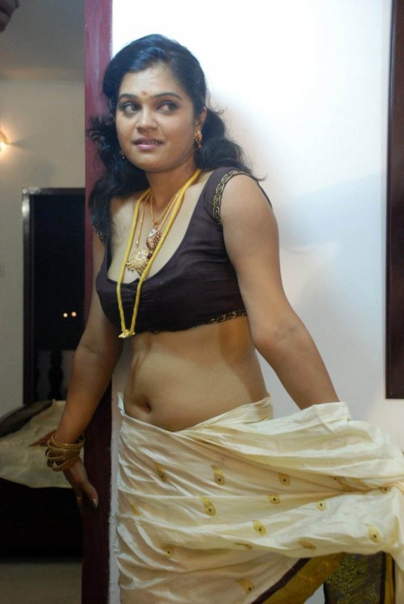 Girl in Topless Desi Aunty dress
