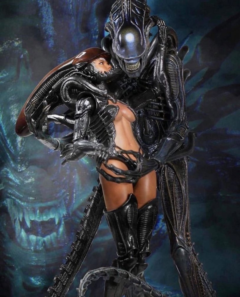 Xenomorph female queen pussy