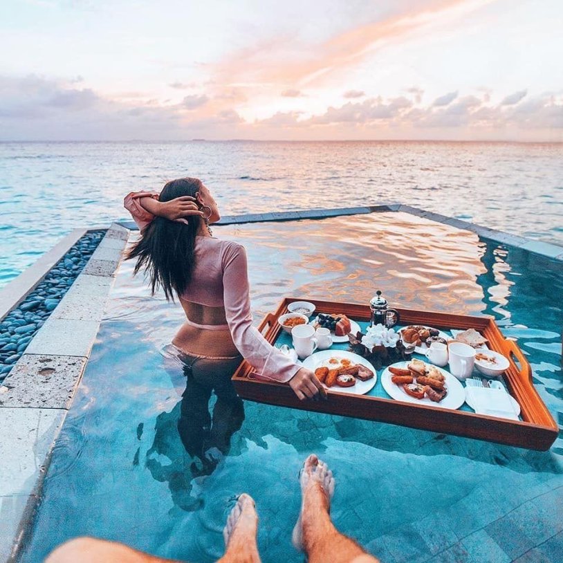 Breakfast in the Maldives basin