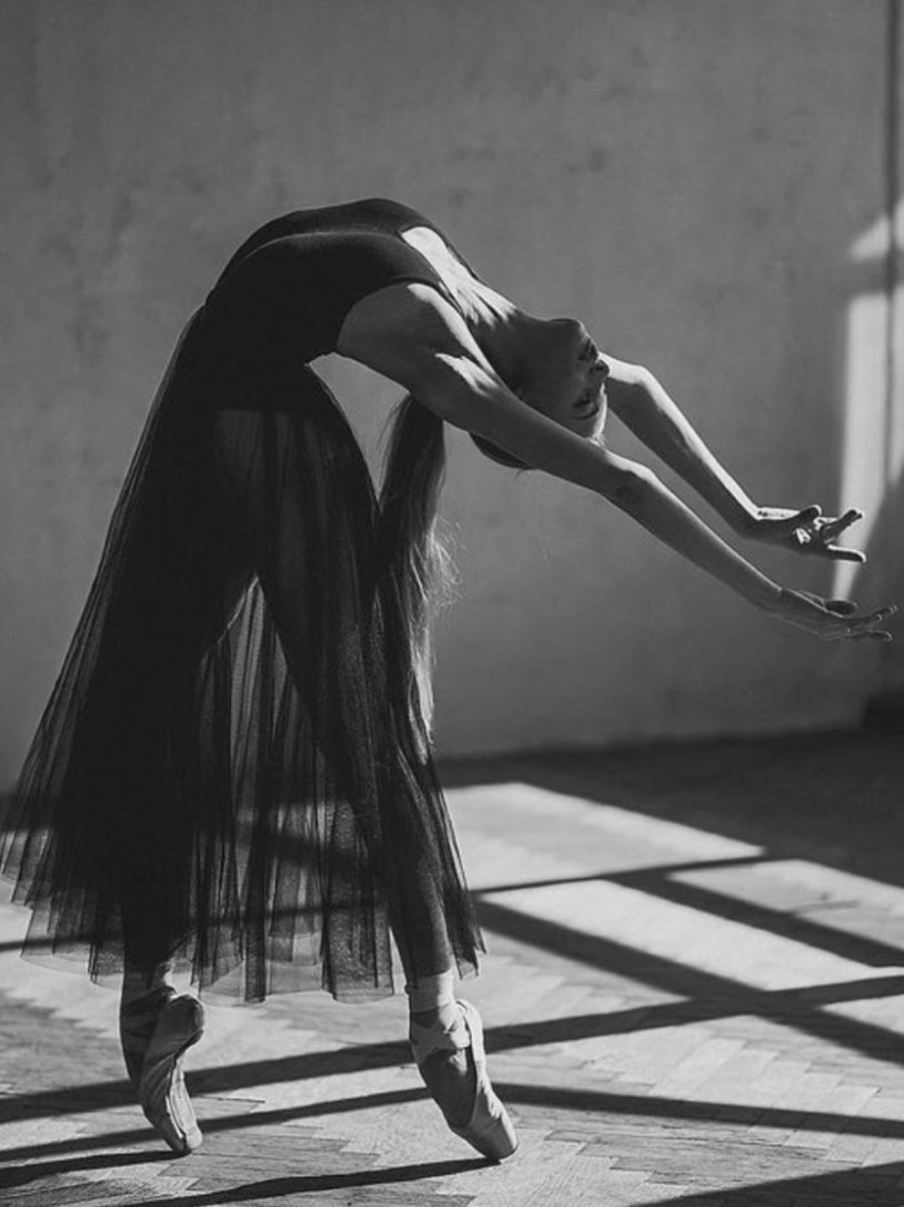 Ballerina Gothic