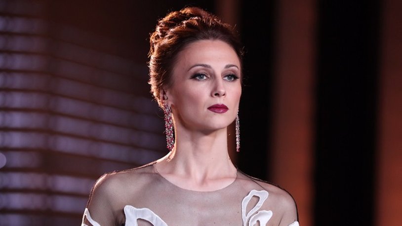 Svetlana Zakharova is a presenter