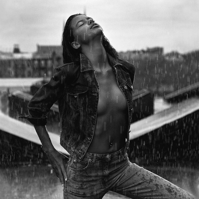 Adrian Lima in jeans