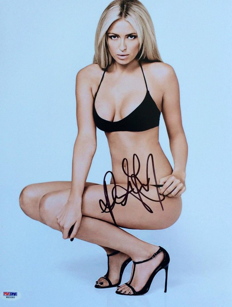 Porn actress Paulina Blonde