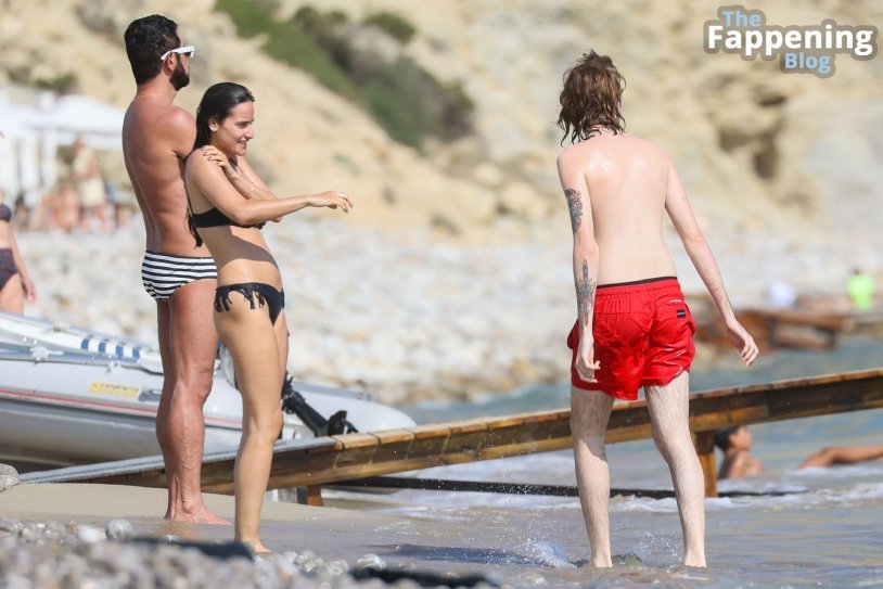 Victoria de Angelis Nude