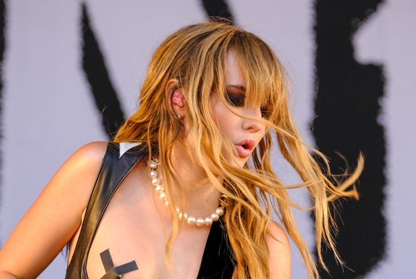 Naked Victoria de Angeles