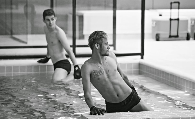 Neymar in the pool photo