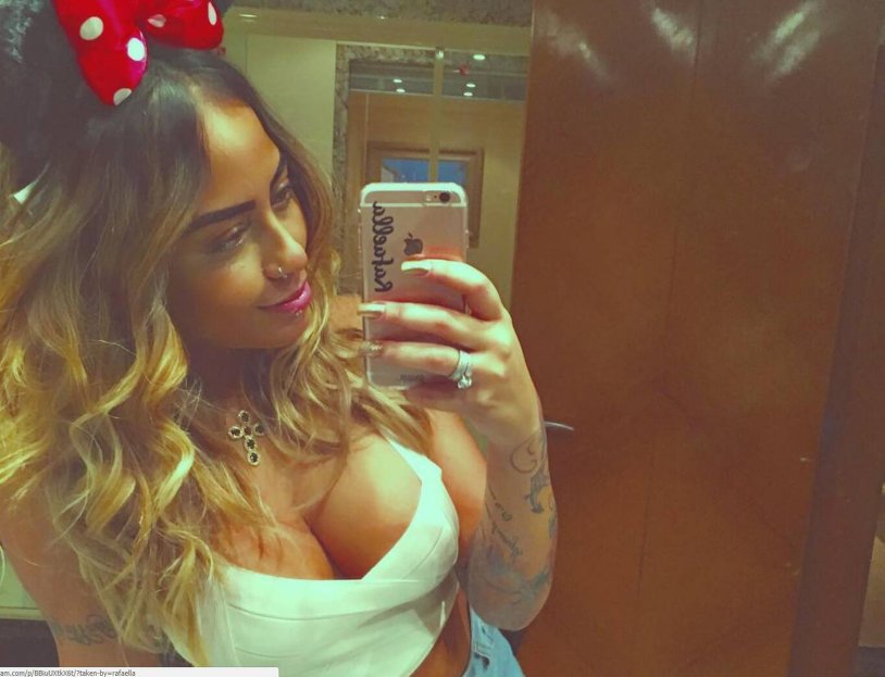 Neymar's sister is hot