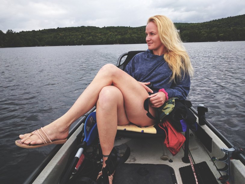 Valentina Shevchenko legs