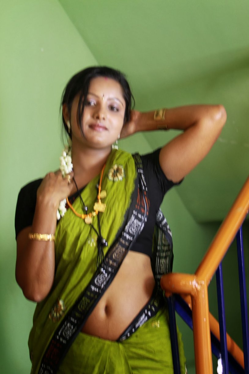 Dezi Hot Mokhini Bhabhi