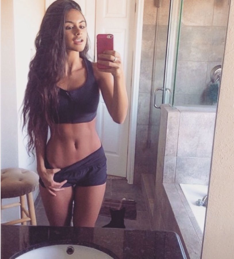 Girls with a magnificent figure Sports in the mirror