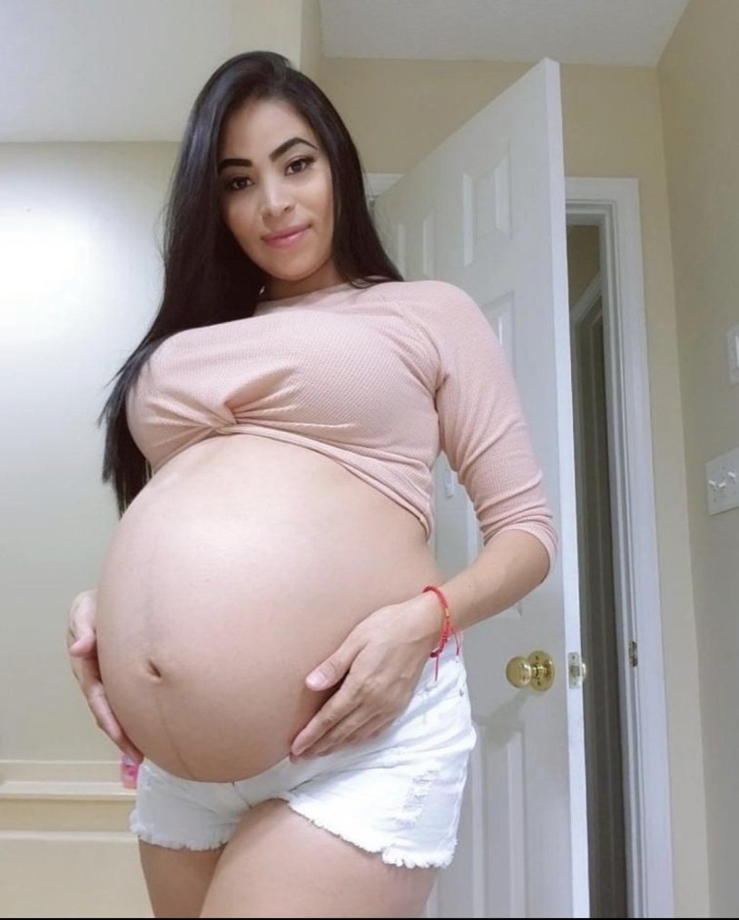 Sexy Pregnant Tajichiki