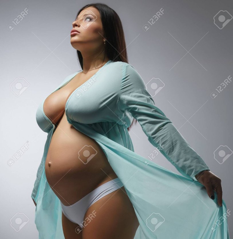The world's largest breast is a naked pregnant woman