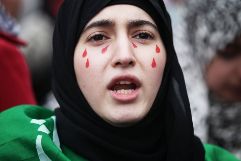 Syrian girls on the street