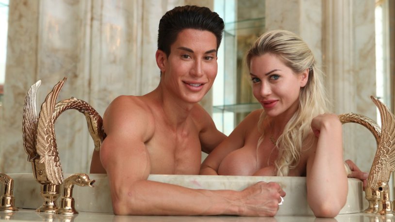 Justin Jedlick is naked