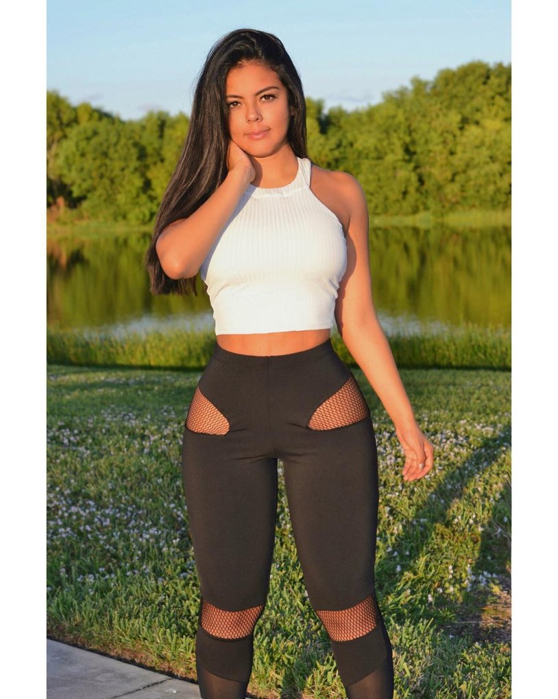 Beautiful neckline without a bra