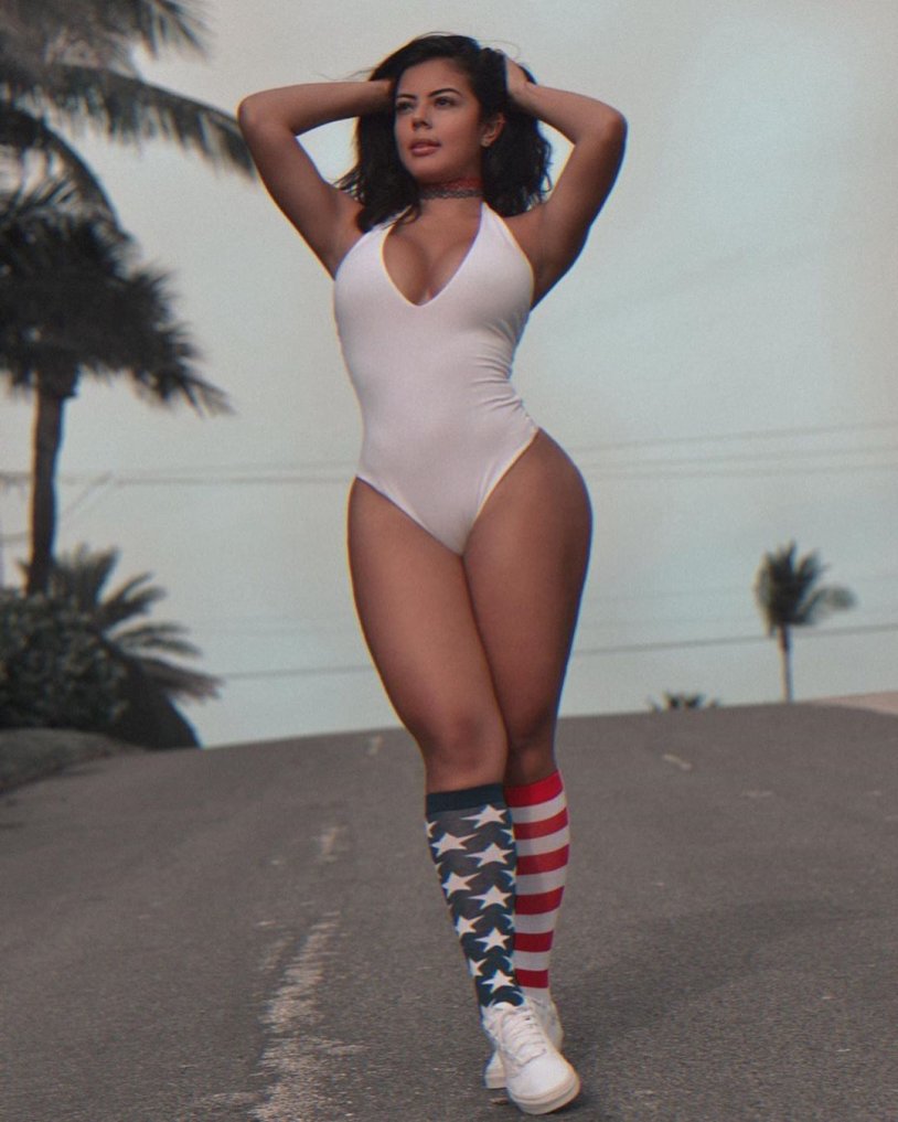 Andrea Abeli model plus saz