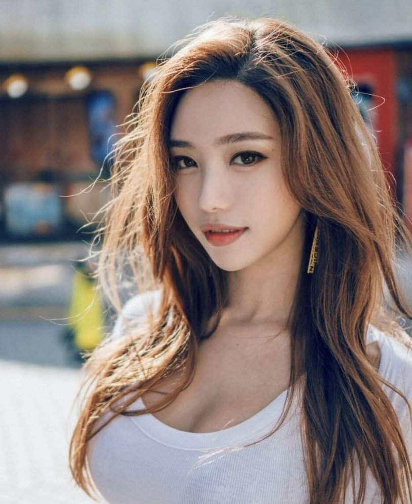 Korean supermodel Keng S Hi Huh