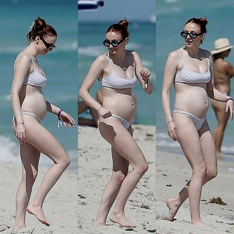 Sophie Turner Naked Tits