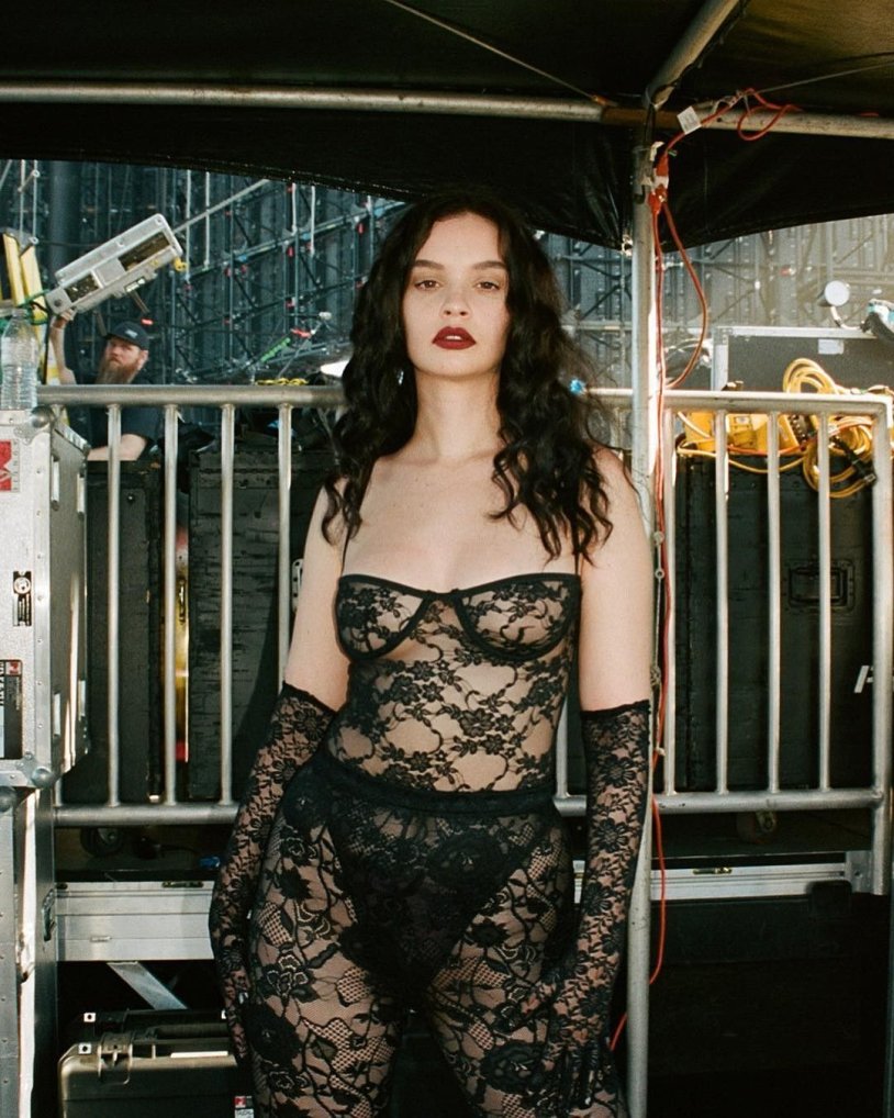 Sabrina Claudio +18