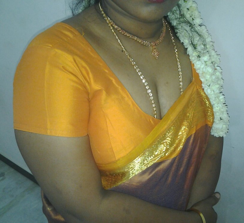 AUNTY BLUSE PETTICOAT