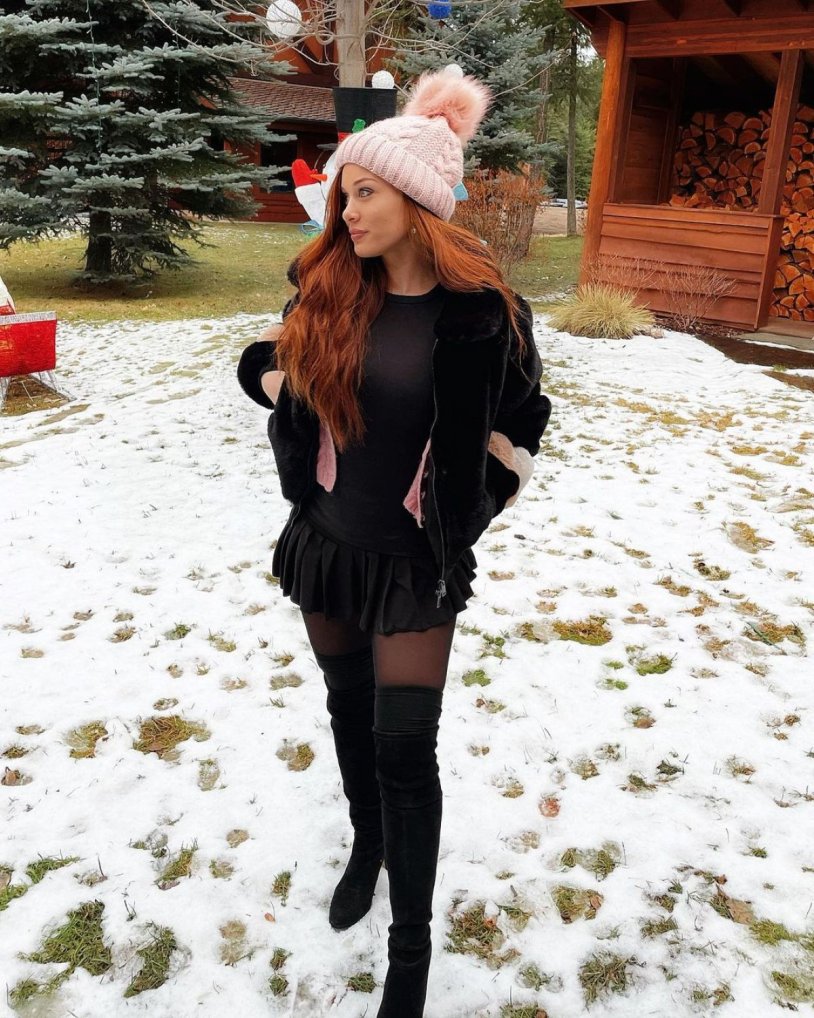 Red shameless photos