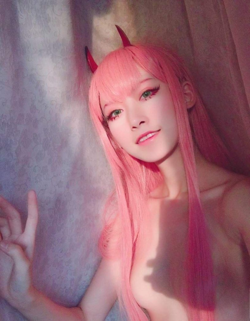 Zero Two Cosplay