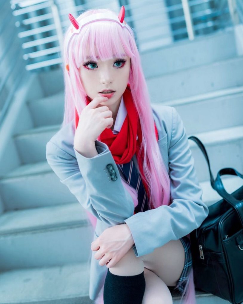 Zero Two Cosplayer