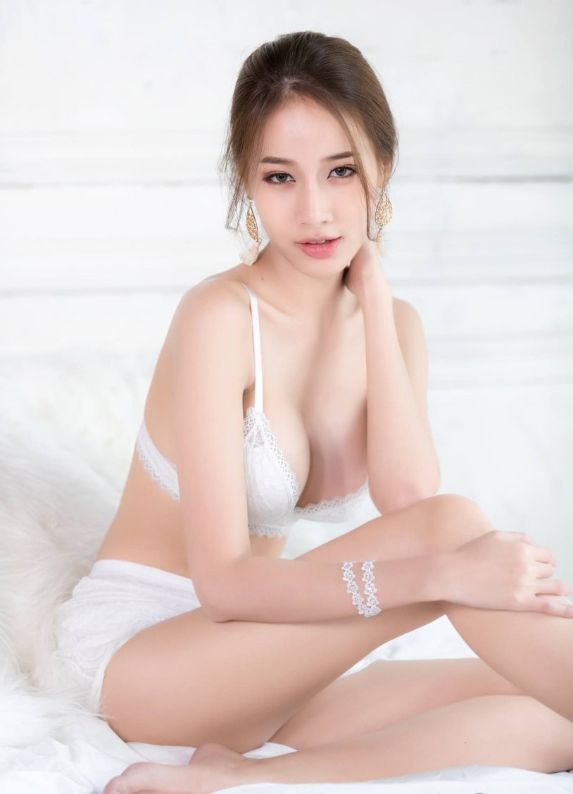 Model: Pichana Yoosuk