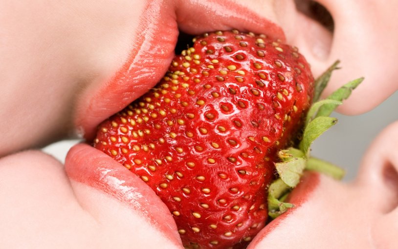 Strawberries in the mouth