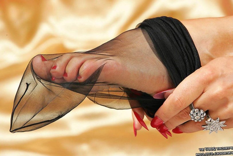 Kapron on female legs