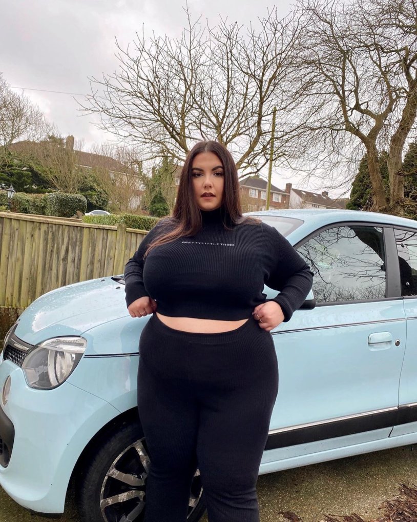 Thick Thights in the Mini bbw naked