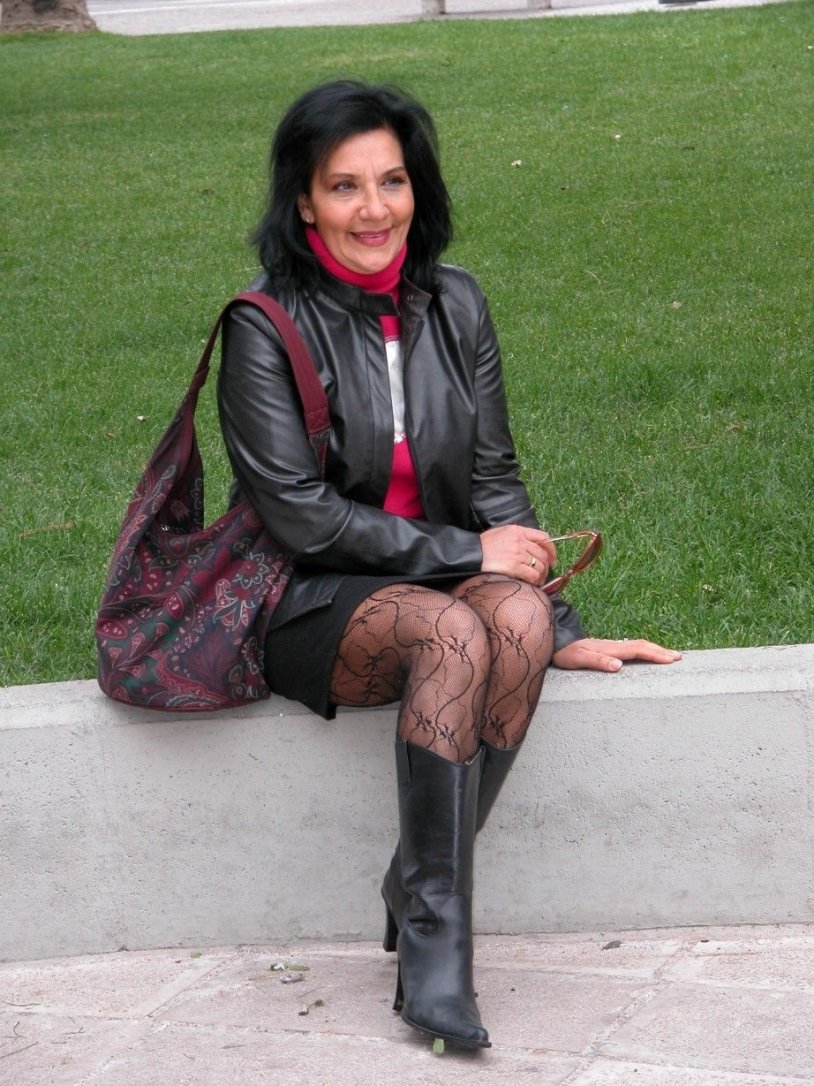 Amateur girls in sconces