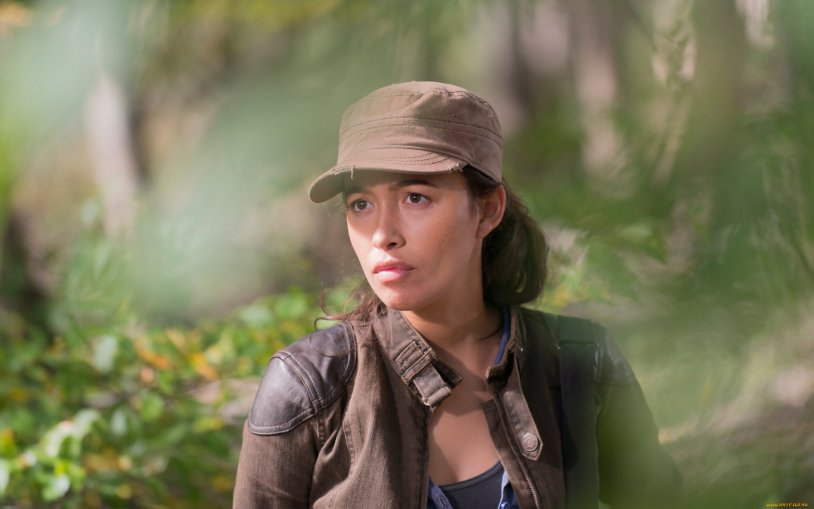 Christian Serratos walking dead