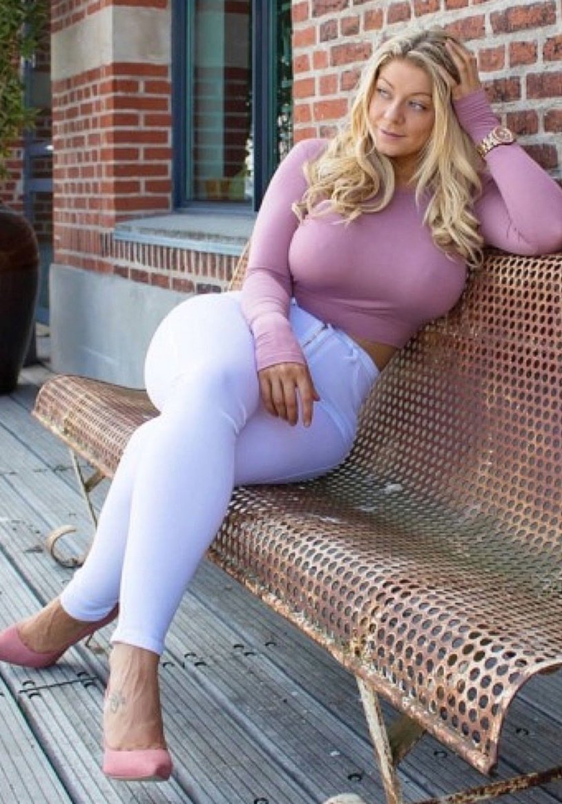 MIA Sand of the thigh