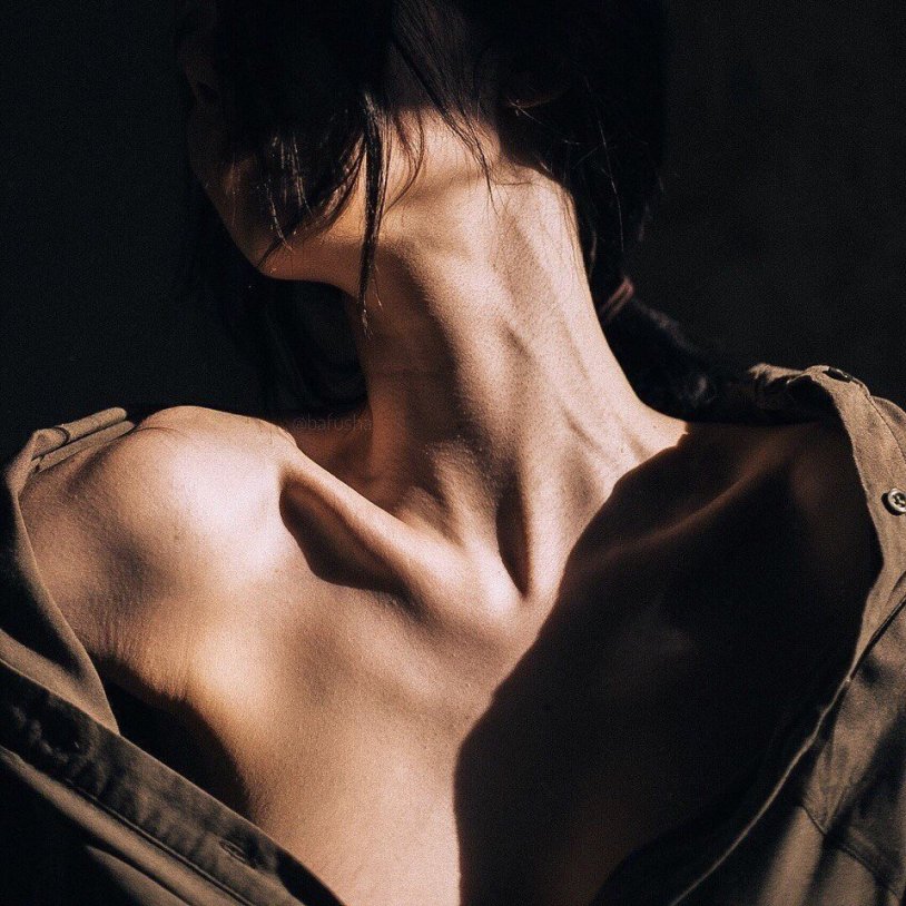 Girl's beautiful neck