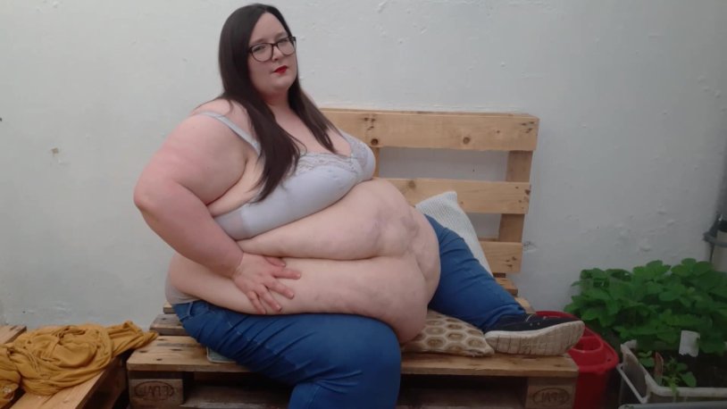 Susing shares of stomach in SSBBW