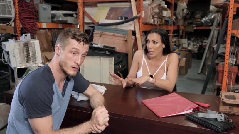 Rachel Starr behind the scenes